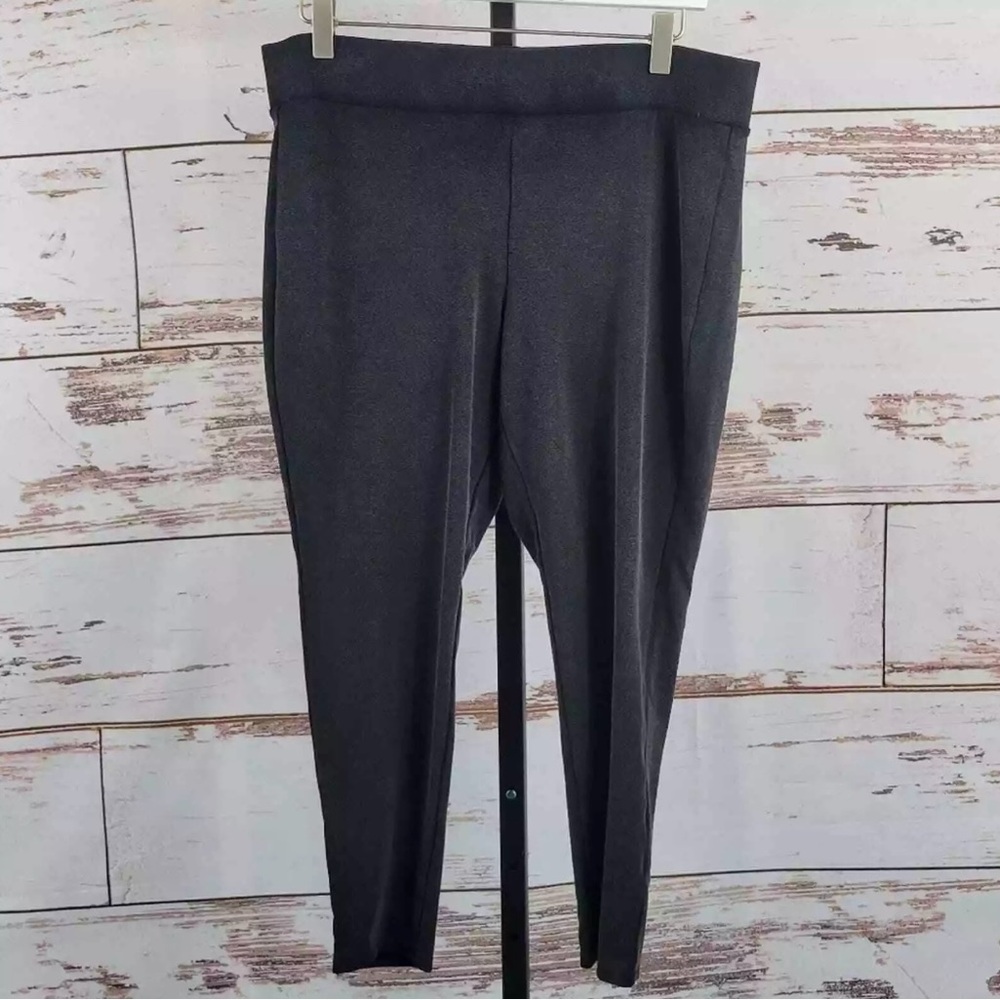 Torrid Platinum Mineral Washed cropped ponte legging